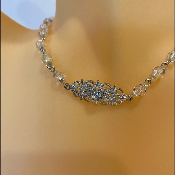 Choker Crystal Beads With Vintage Rhinestone Center Pendant Adjustable - Picture 2 of 7